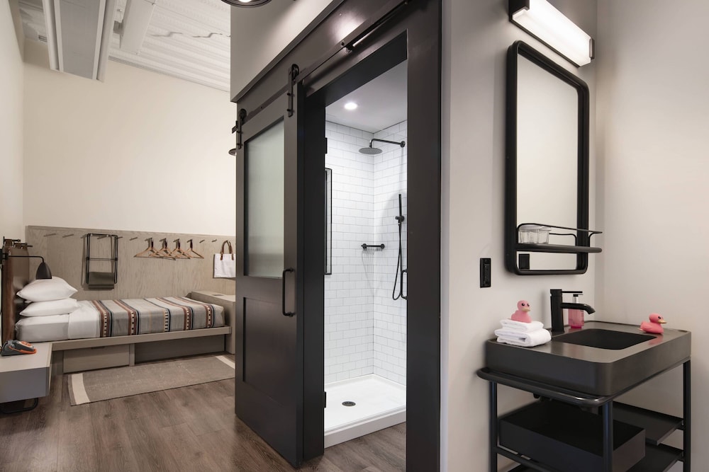 Moxy Nashville Vanderbilt Area 14/51