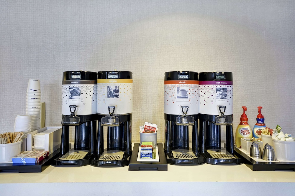Hampton Inn Detroit/Madison Heights/South Troy 47/56