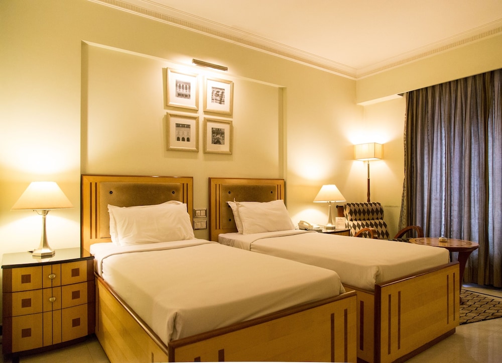 Sarovar Portico Kalupur Ahmedabad 9/42