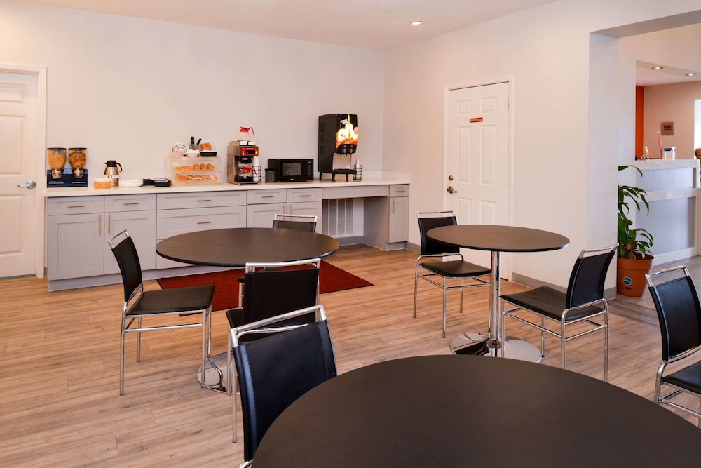 restaurant-cafeteria