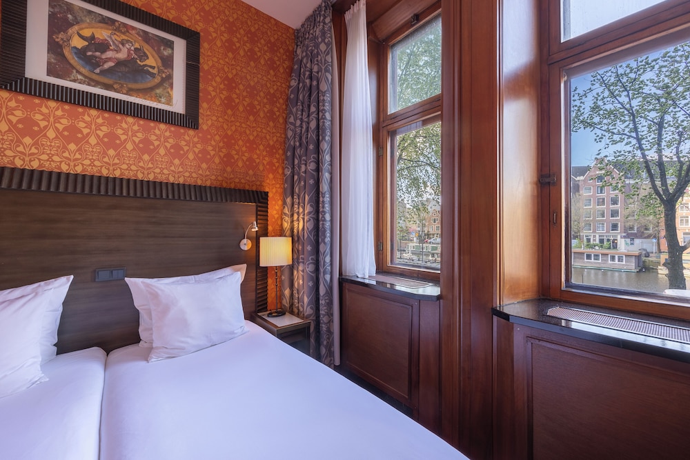 Deluxe Room Canal View