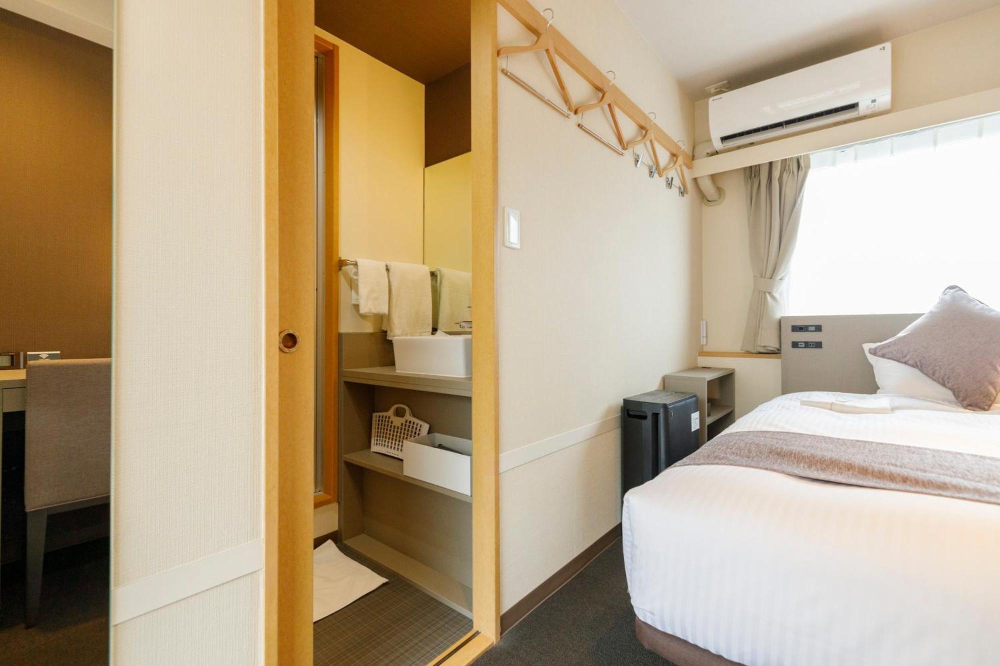 Semi Room, Single, Semi Double Bed