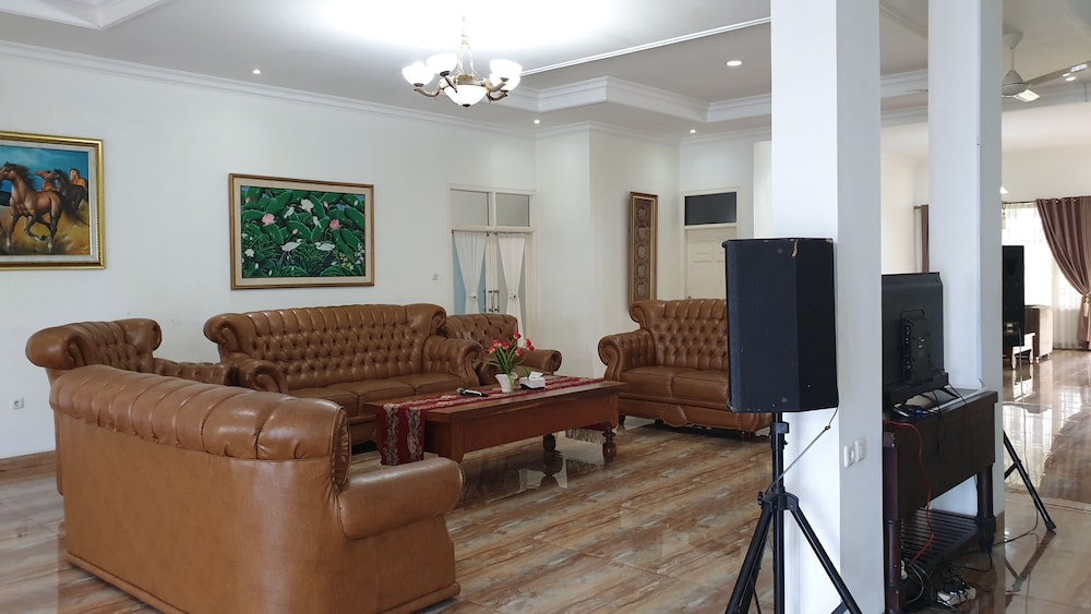 Aries Biru Hotel and Villa 28/49