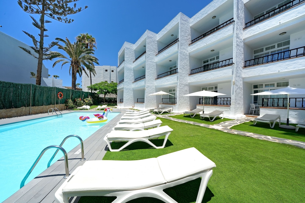 Atlantic Sun Beach - Gay Men Only 44/50