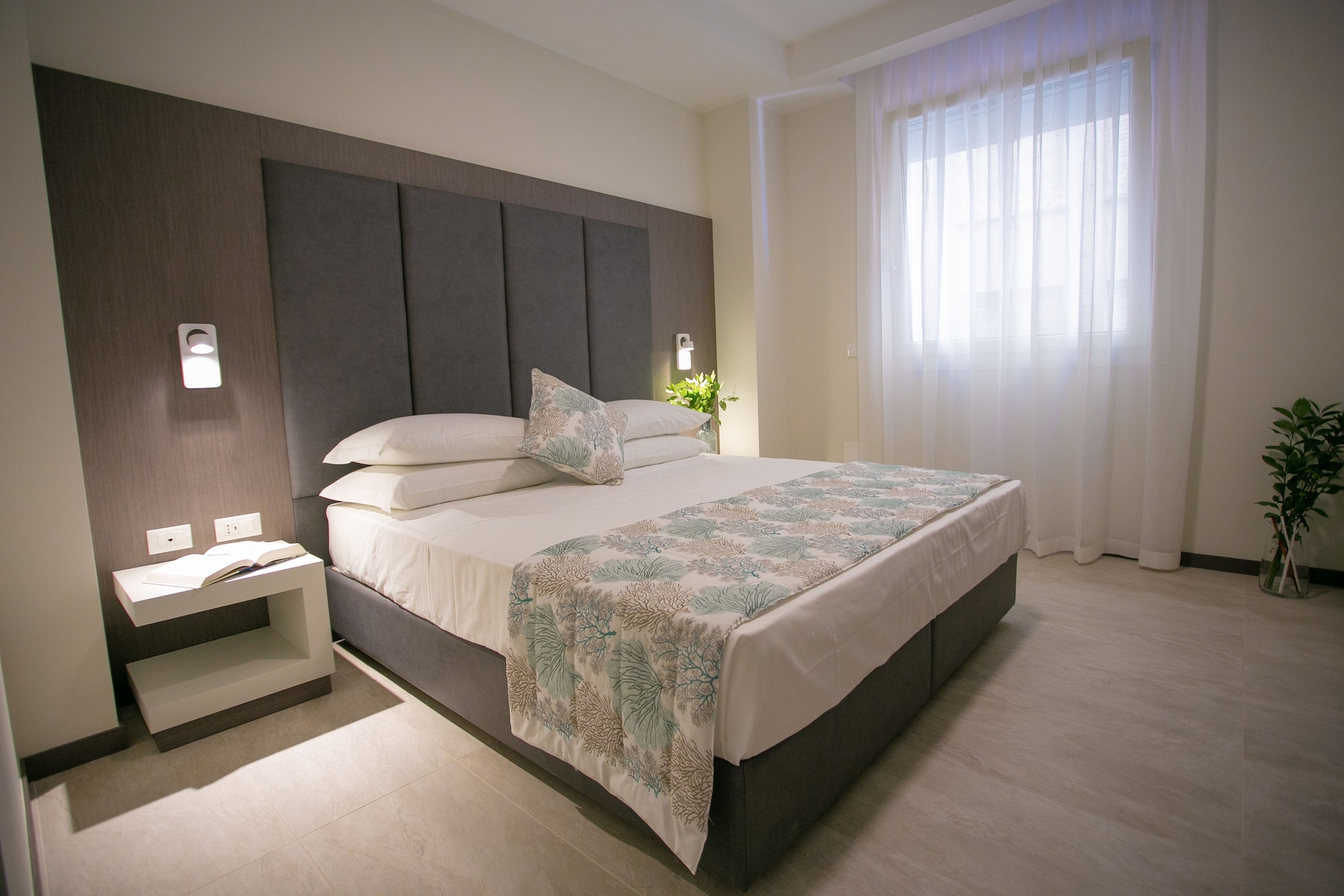 Superior, Queen Bed