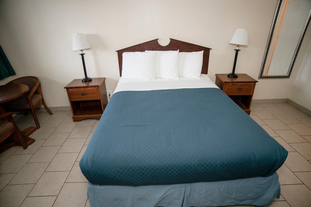 PACIFIC INN 15/23