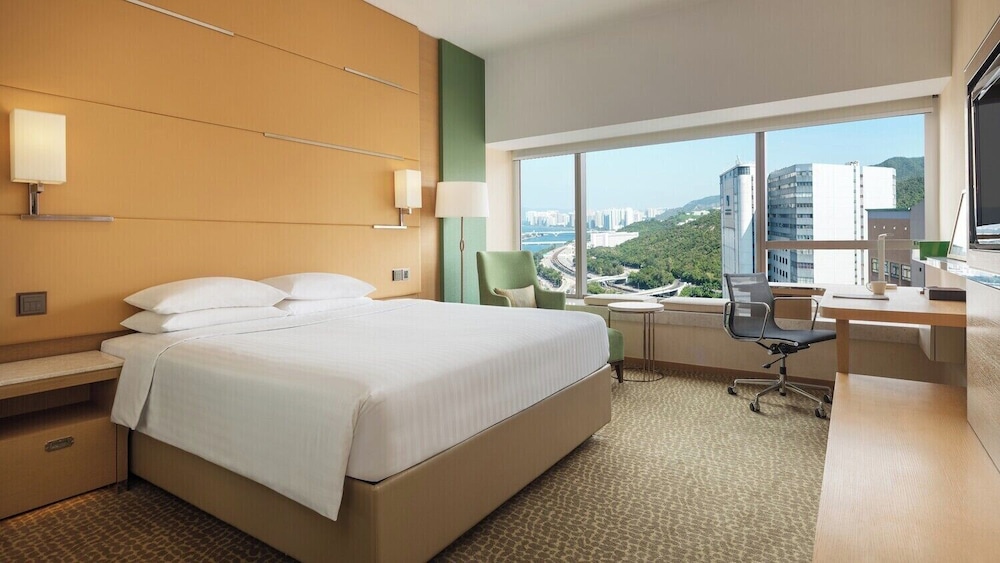 ROOM, KING BED, RIVER VIEW
