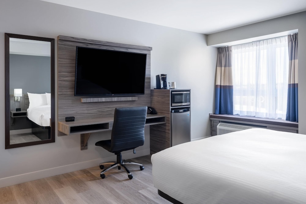 Microtel Inn & Suites by Wyndham Kanata Ottawa West 38/50