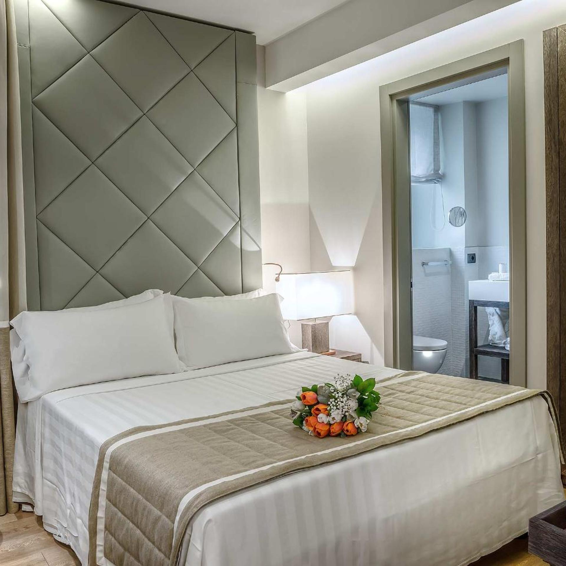 Room, Double Bed, Small