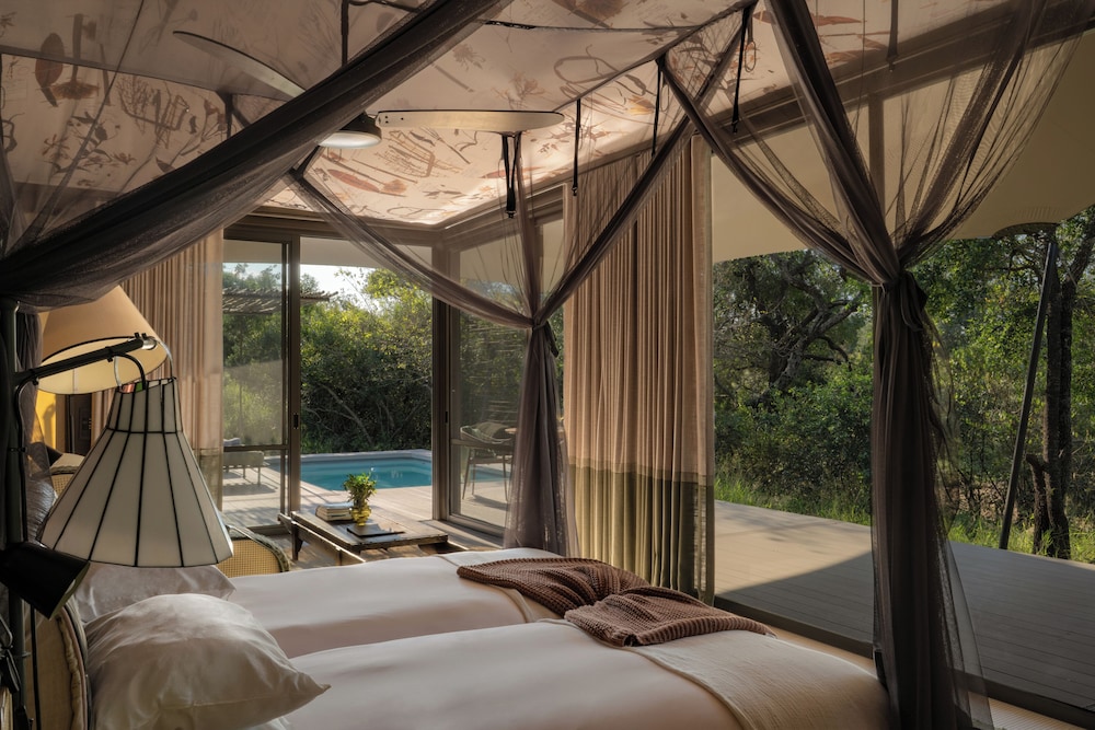 Thornybush Saseka Tented Camp 5/50