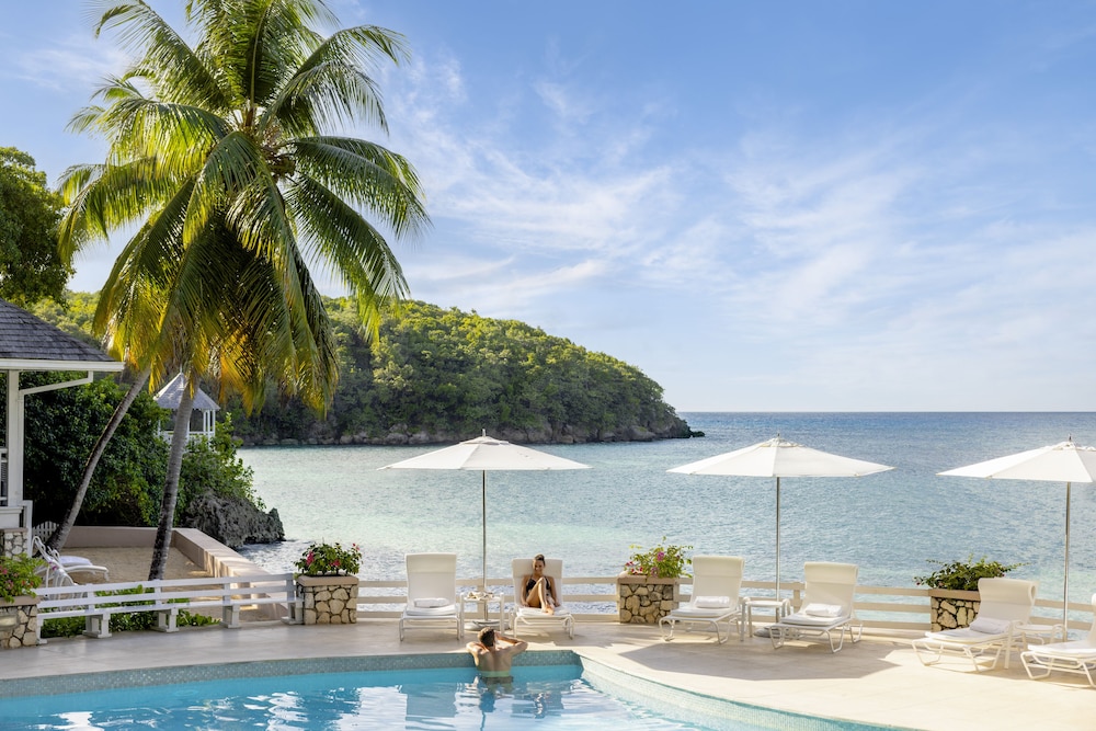 Couples Sans Souci - Adults Only 67/73