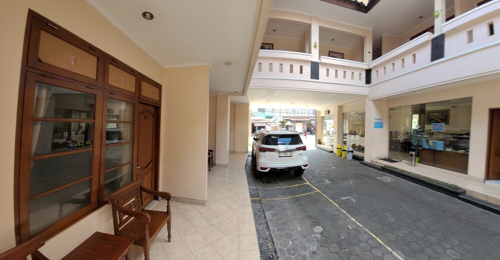 Maliboro Inn Hotel 58/61