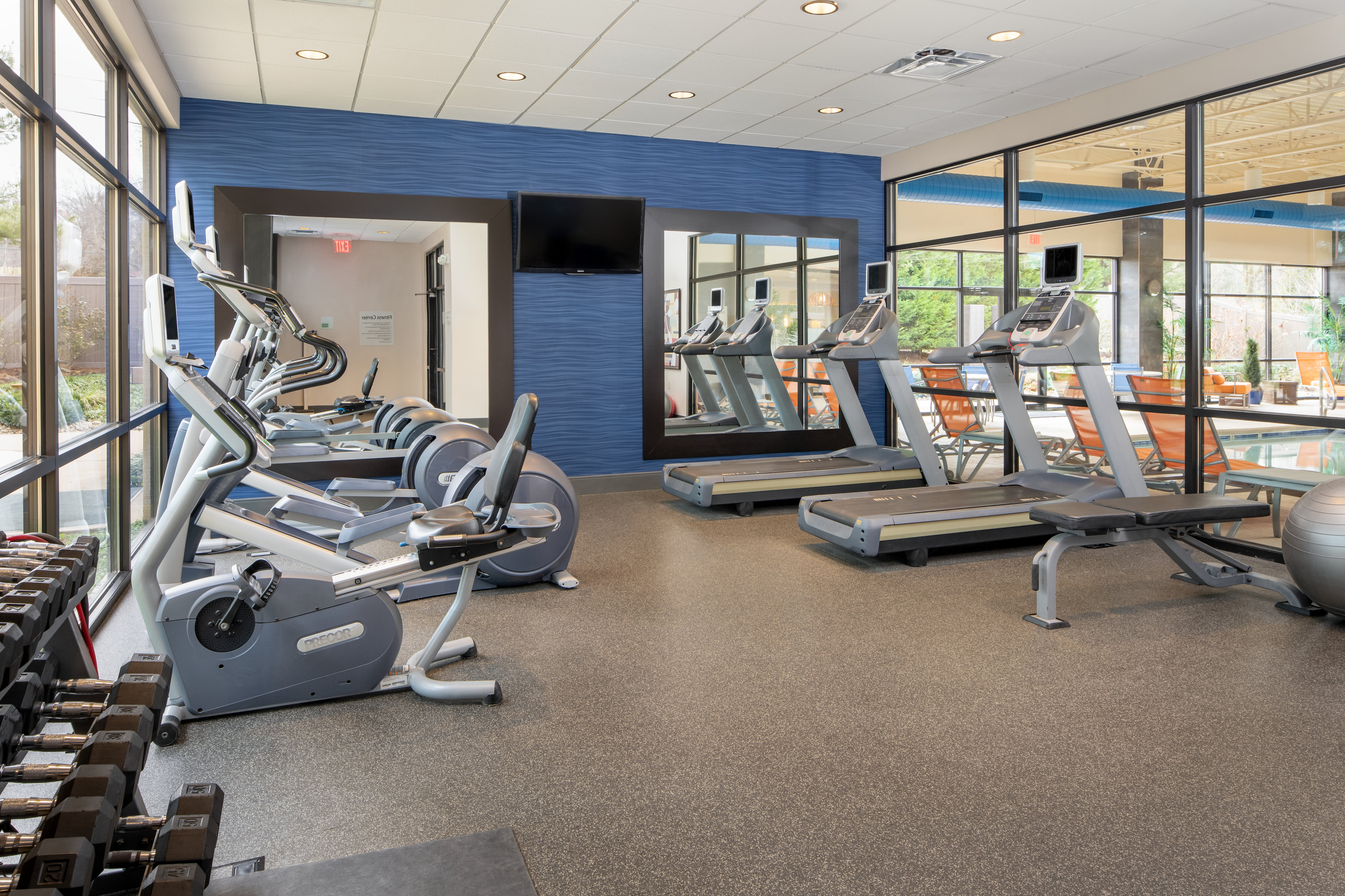 Holiday Inn & Suites Charleston West by IHG 12/32