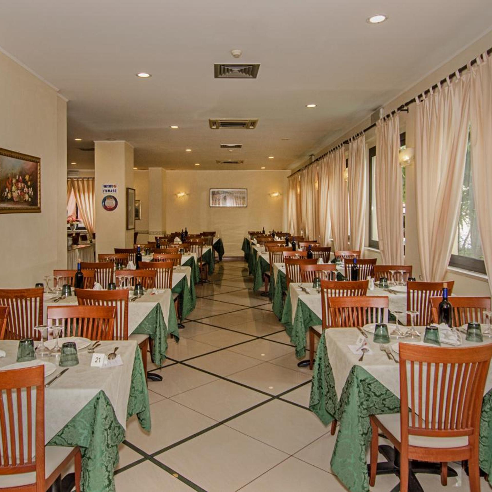 HOTEL VILLA OMBROSA 34/52