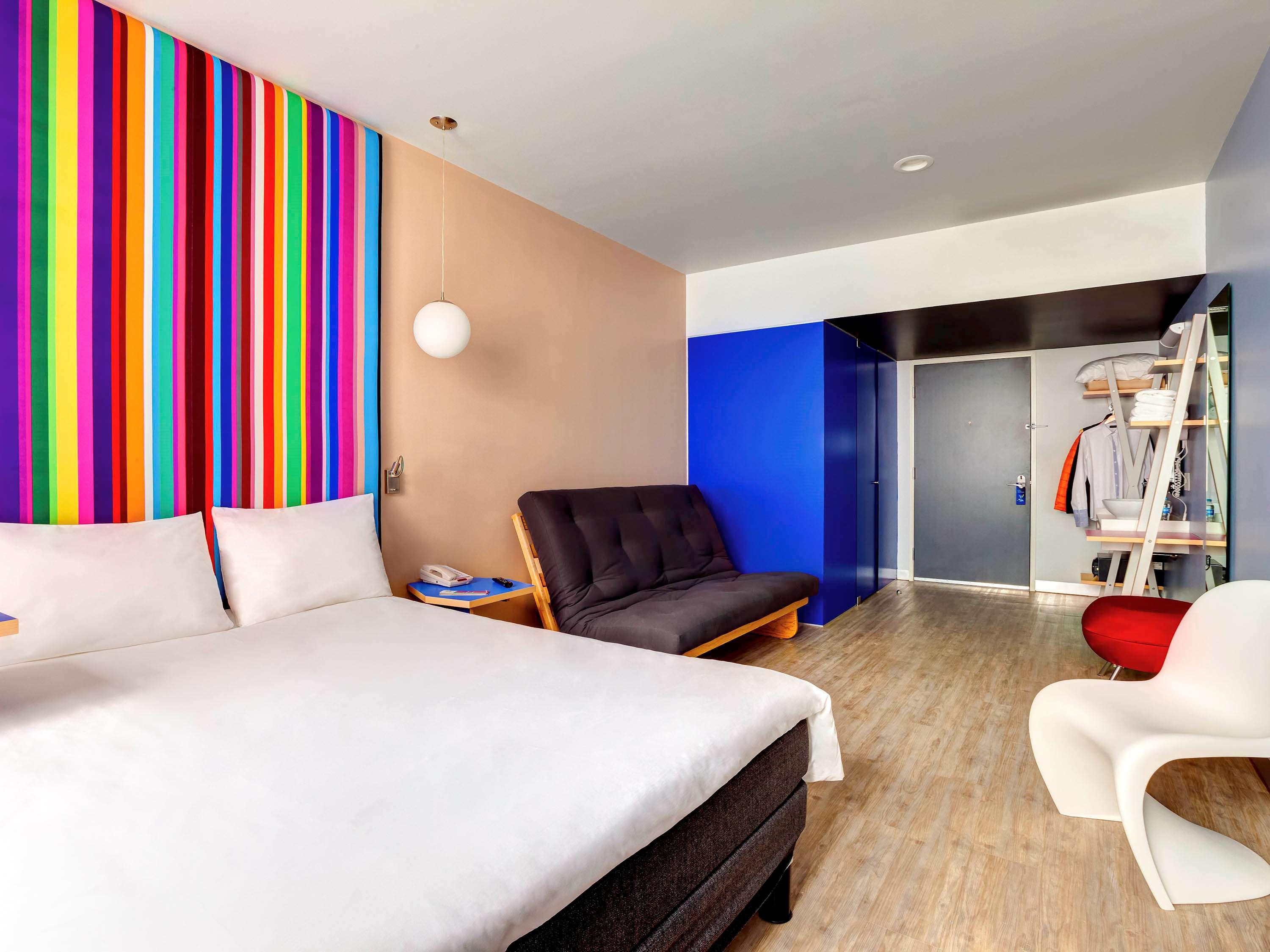 SUITE, DOUBLE BED, SOFA