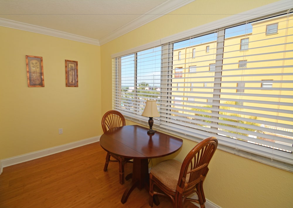 Westwinds Waterfront Resort 21/34