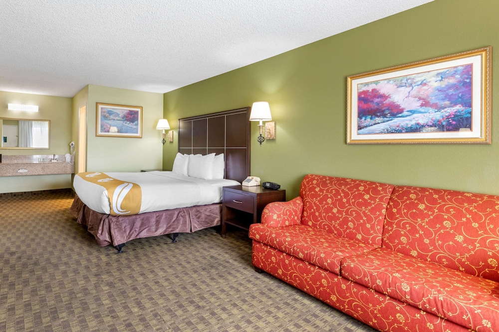 The Buena Park Hotel and Suites 16/34