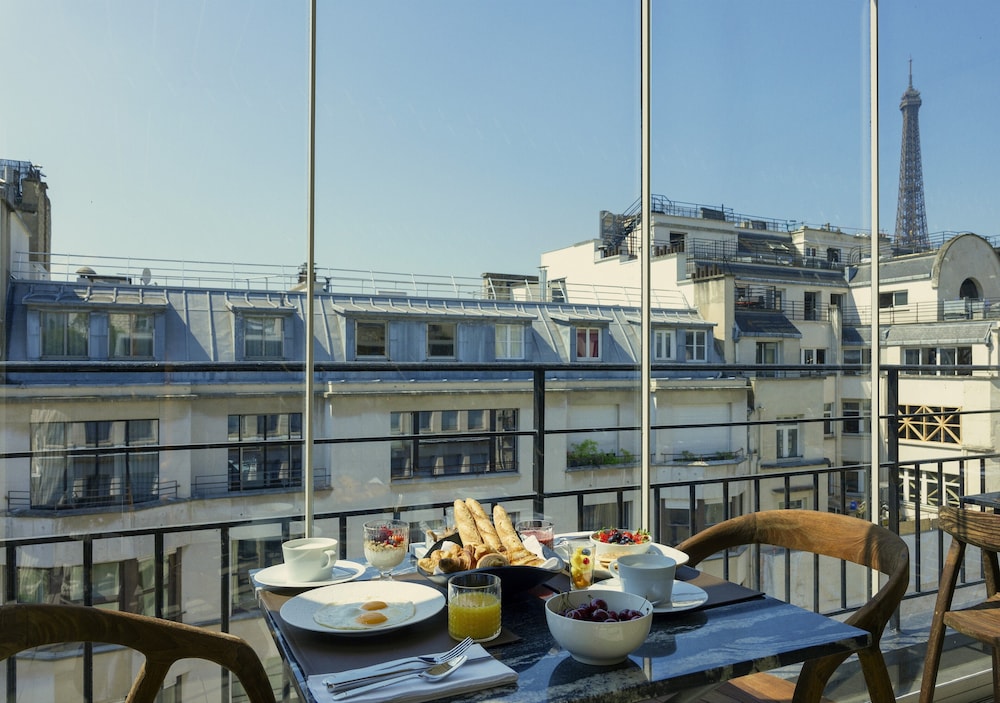 THE ONE Alma Paris 56/70
