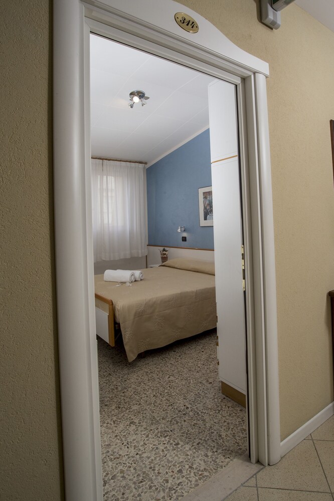 Hotel Piccinelli 7/63