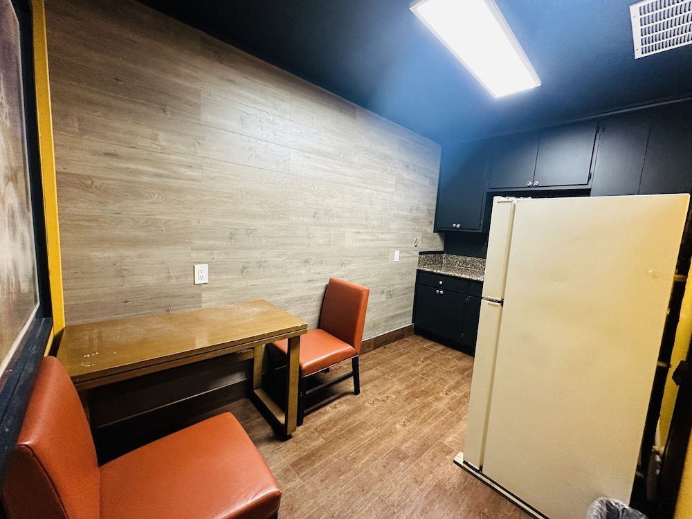Casa Blanca Inn & Suites 39/67