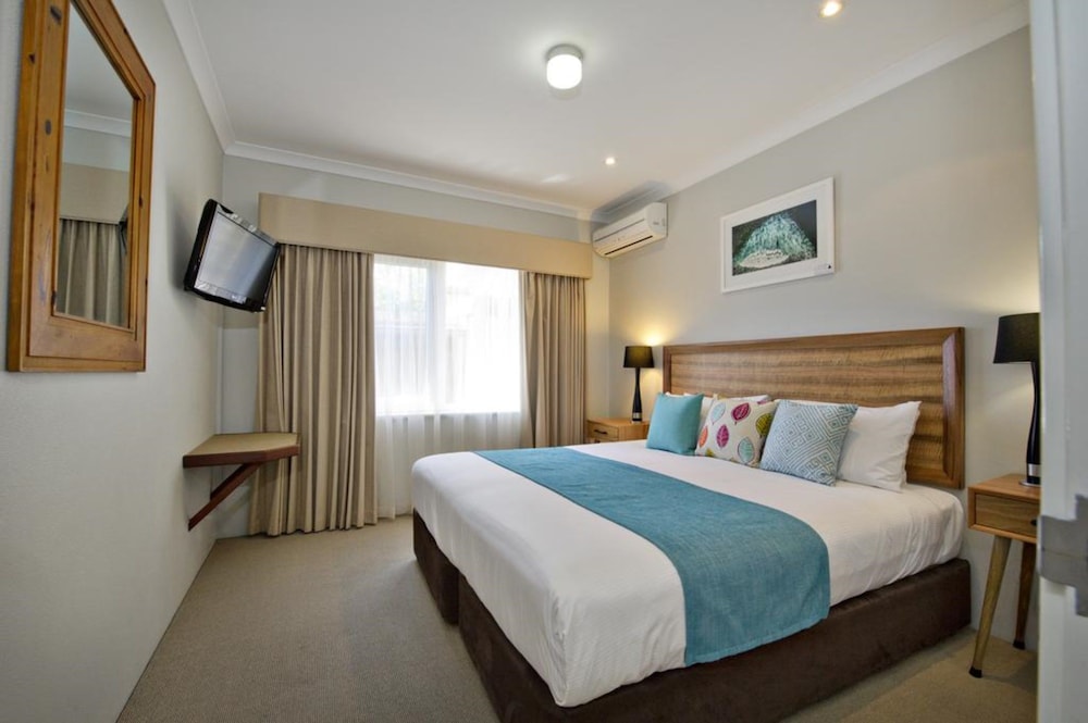 Vintages Accommodation 11/66