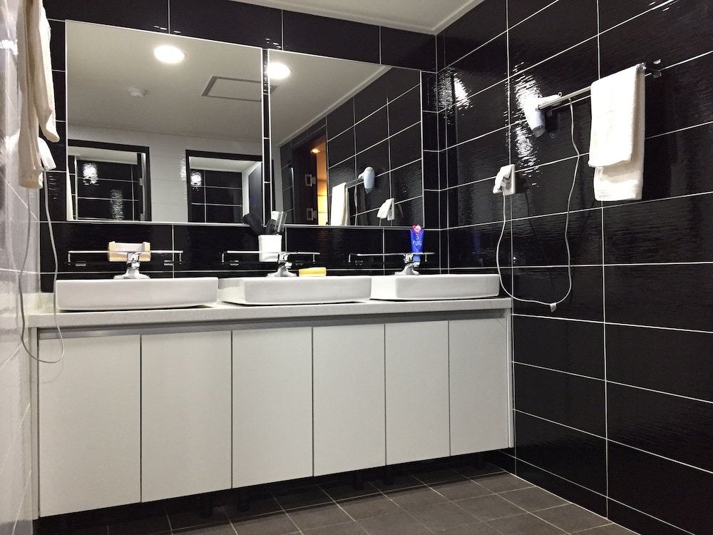 Mozzi Hostel 6/50