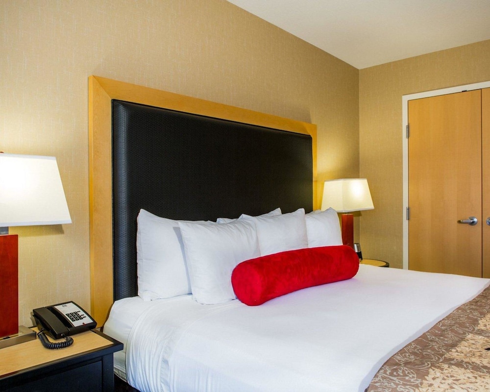 Cambria Hotel Madison East 9/41