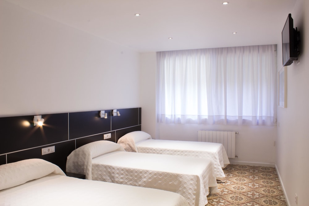Hostal Nova 20/64