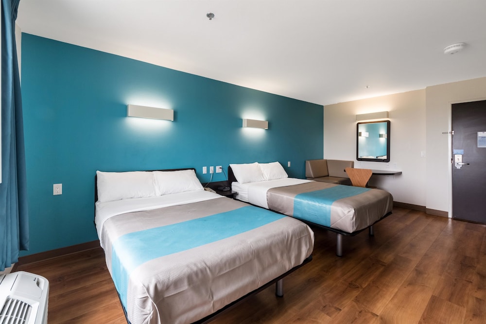 Motel6 Laredo, TX - Airport 28/66