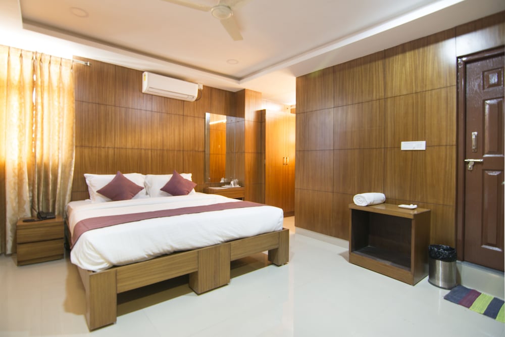 DELUXE, DOUBLE BED