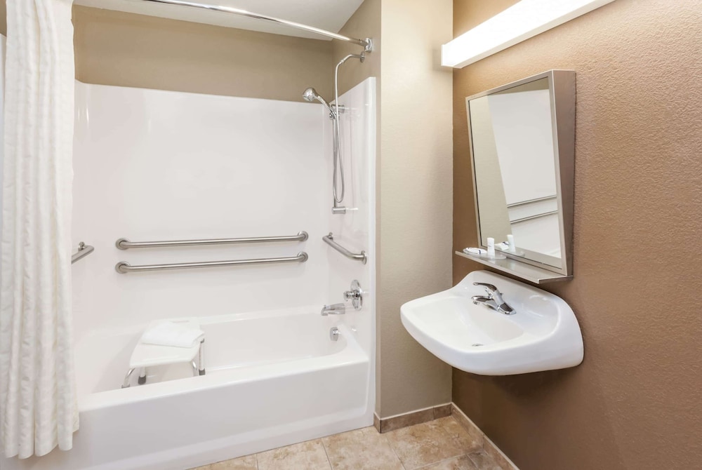 Microtel Inn & Suites By Wyndham Michigan City 14/34