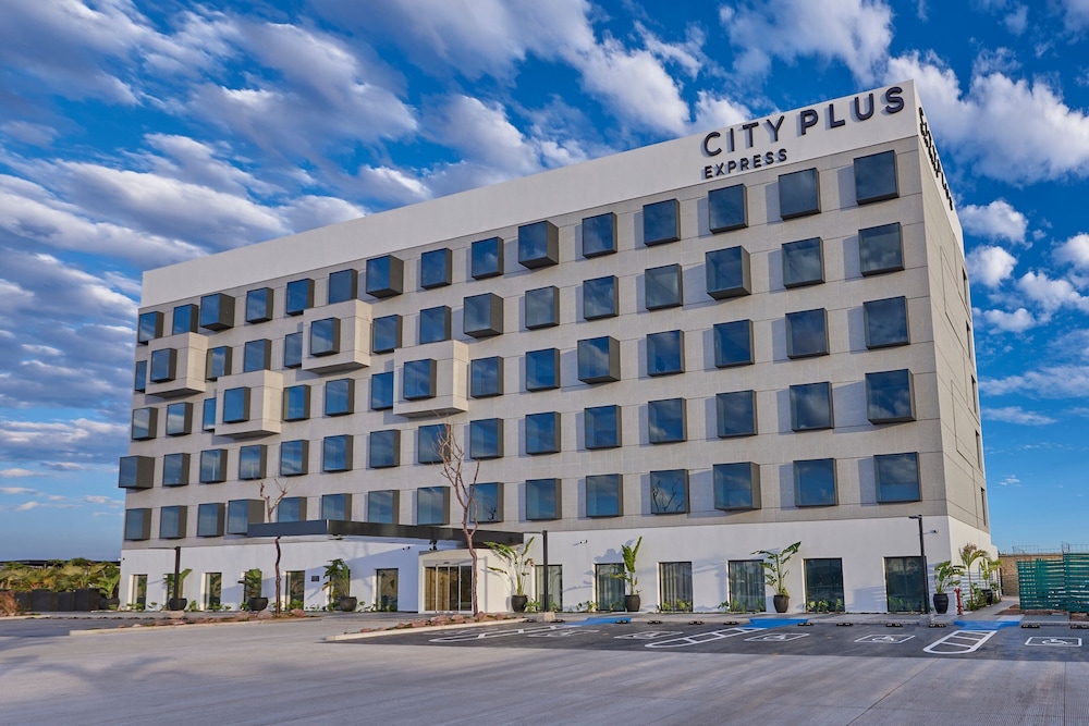 City Express Plus by Marriott Mazatlan 6/64