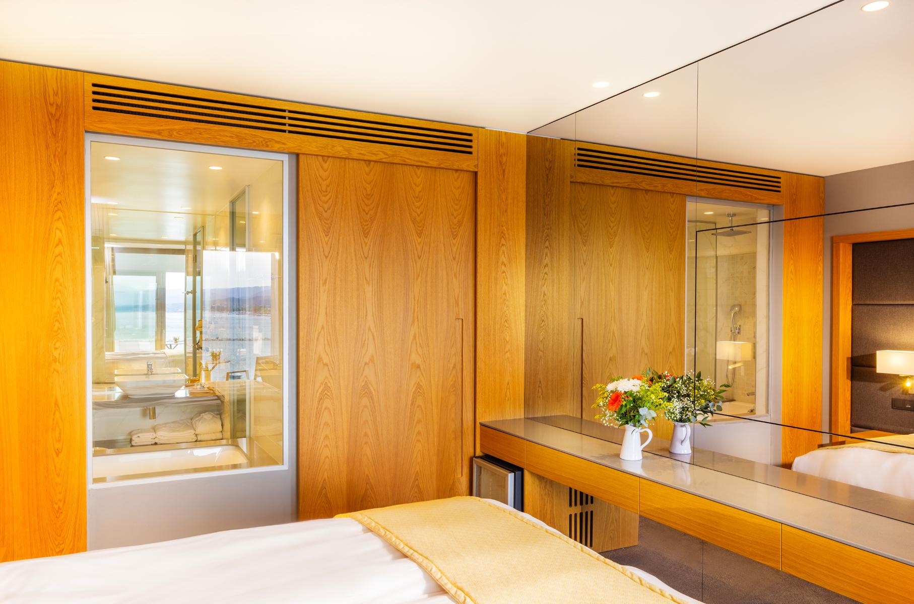 Standard, Double Bed, Side Sea View