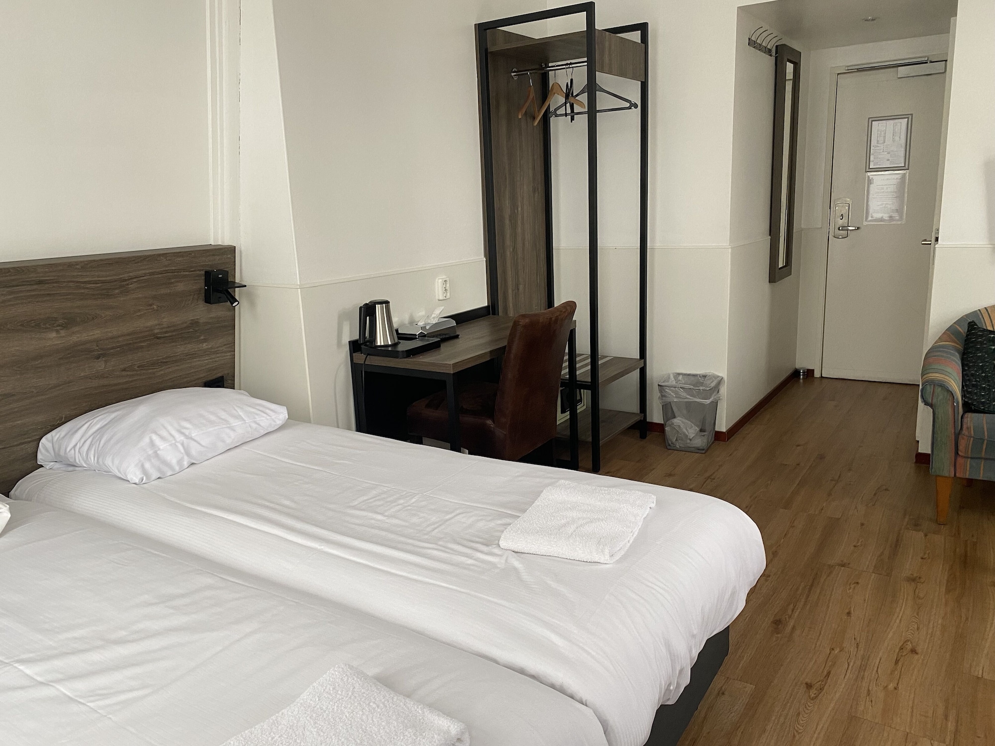ROOM, TRIPLE