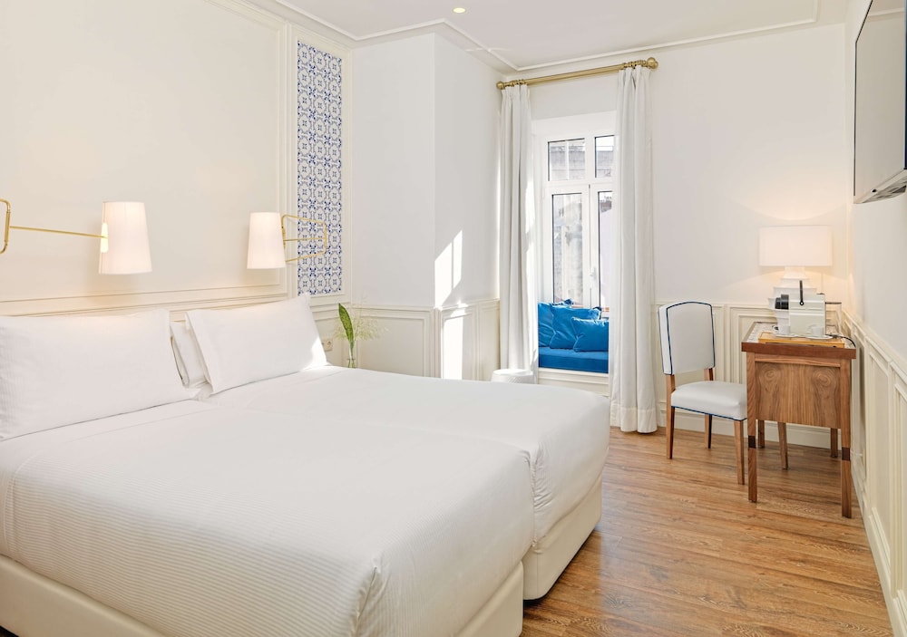 ROOM, SINGLE, DOUBLE BED