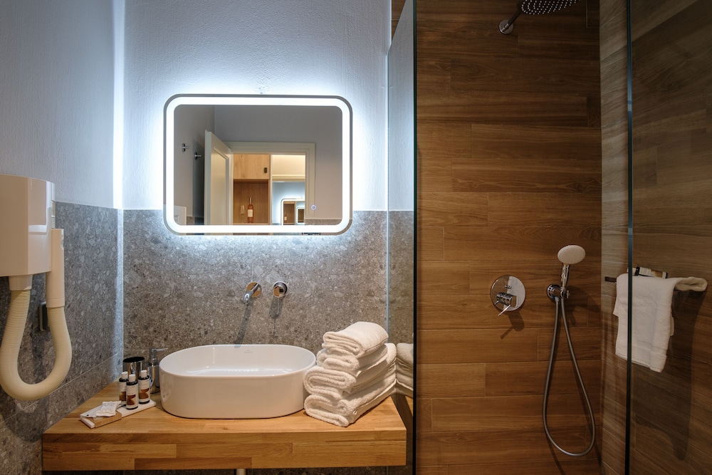 Bourtzi Boutique Hotel 62/64