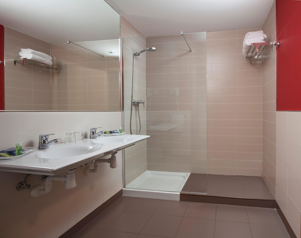Hotel Naval Sestao 44/47