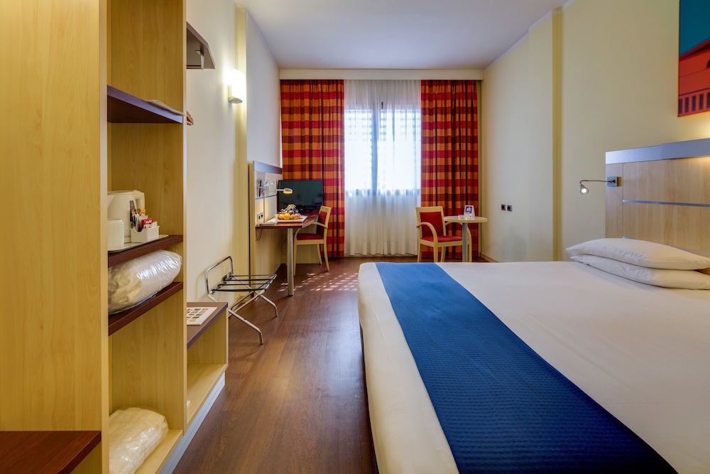 Express Holiday Inn Parma 15/59