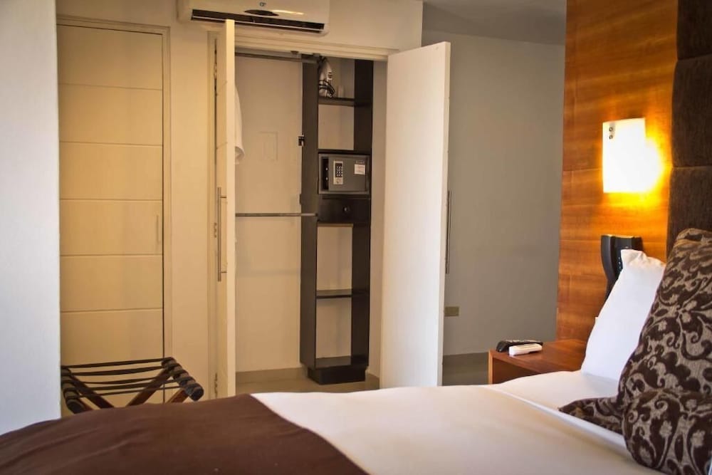 Minister Business Hotel 28/48
