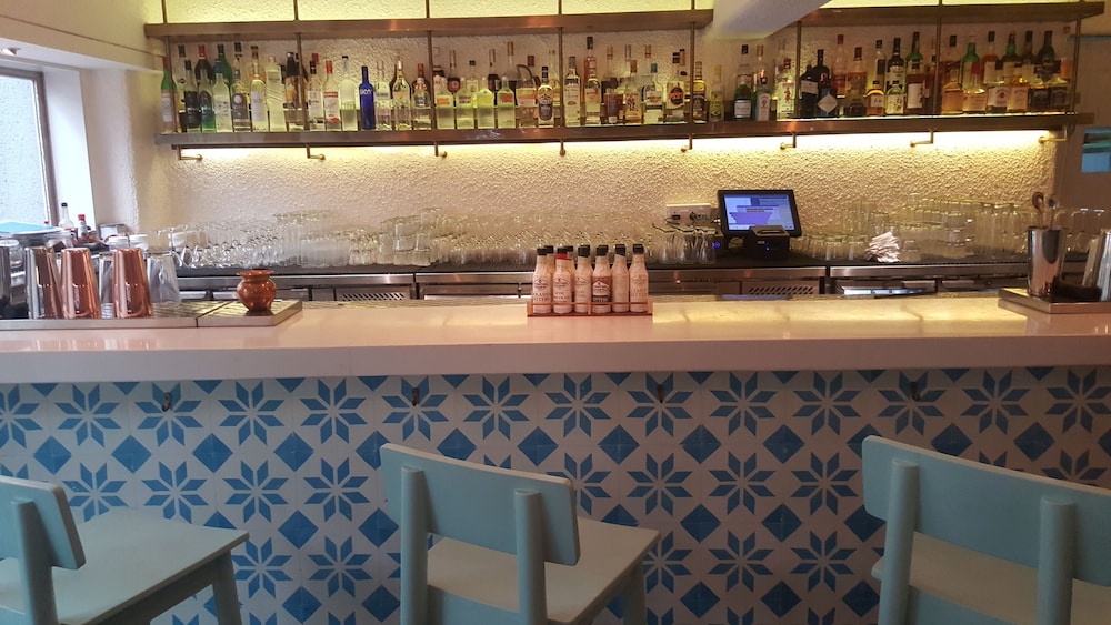 Hotel Le Sutra Hotel, Khar, Mumbai 50/60