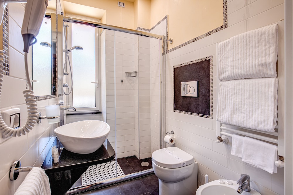Hotel Verona Rome 54/56