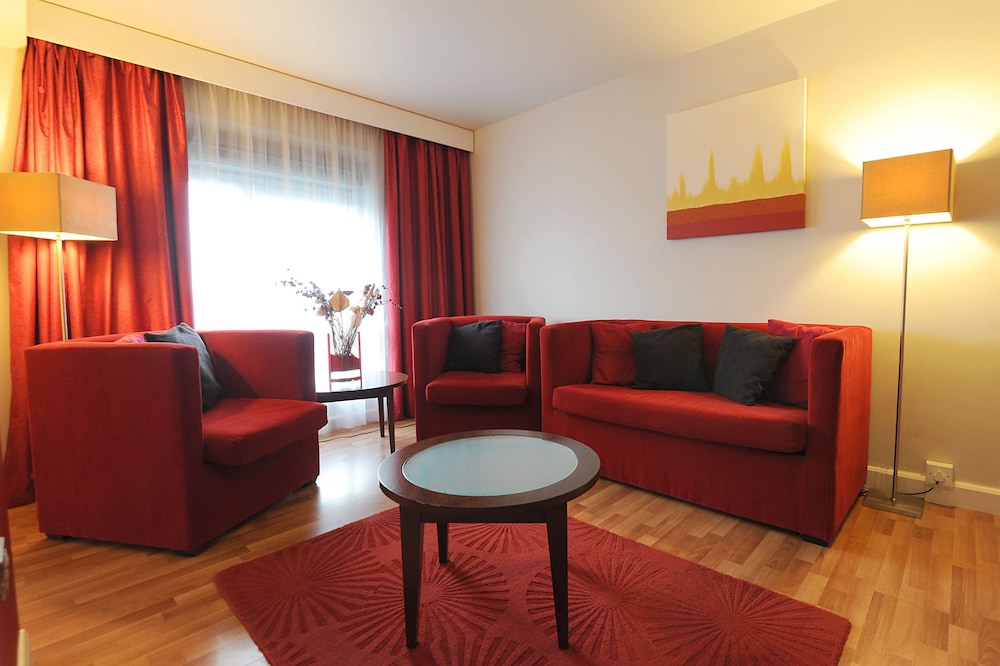Park Inn By Radisson Birmingham Walsall 12/24