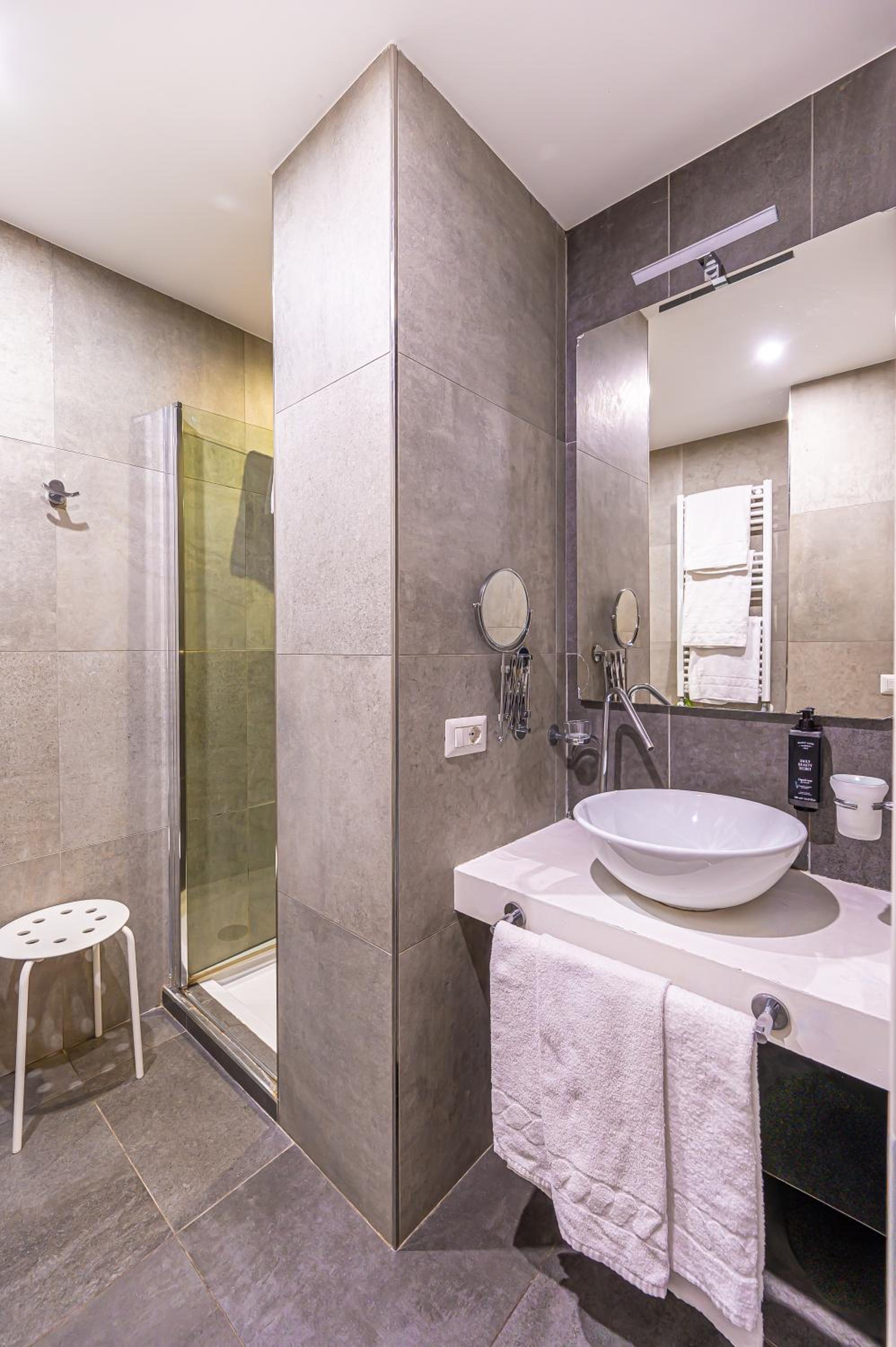 Four Rivers Suites In Rome 20/24