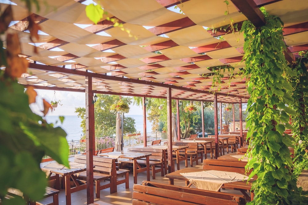 Elpida Beach Hotel in GOLDEN SANDS