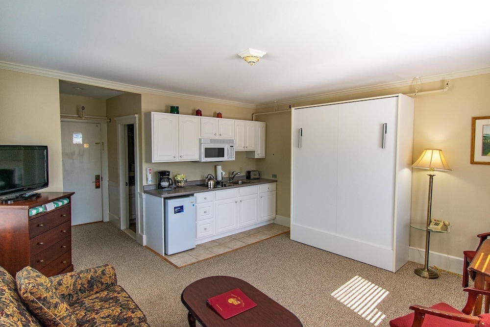 Eastern Slope Inn Resort 1/50