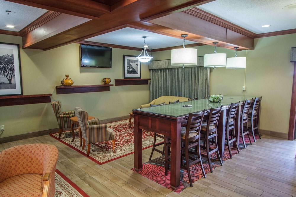 Hampton Inn South Haven 34/44