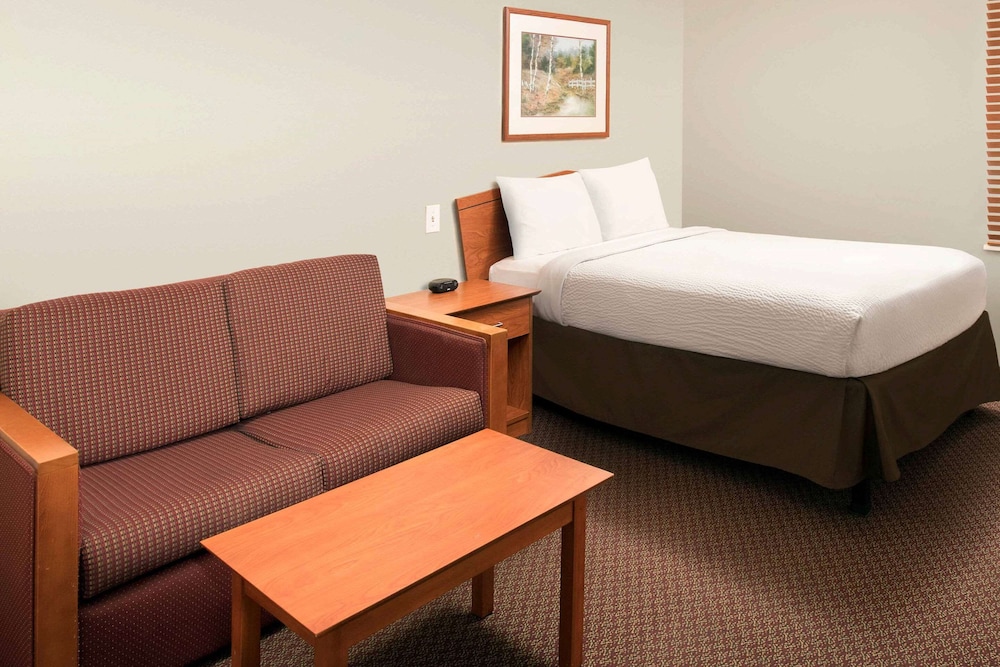 WoodSpring Suites Greenville Central I-85 16/31