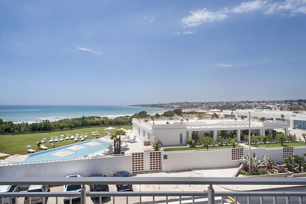 Modica Beach Resort 5/75