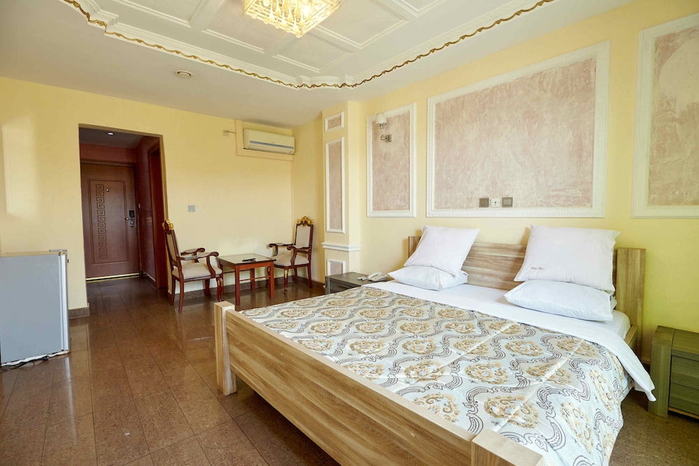 Felicia Hotel 13/72