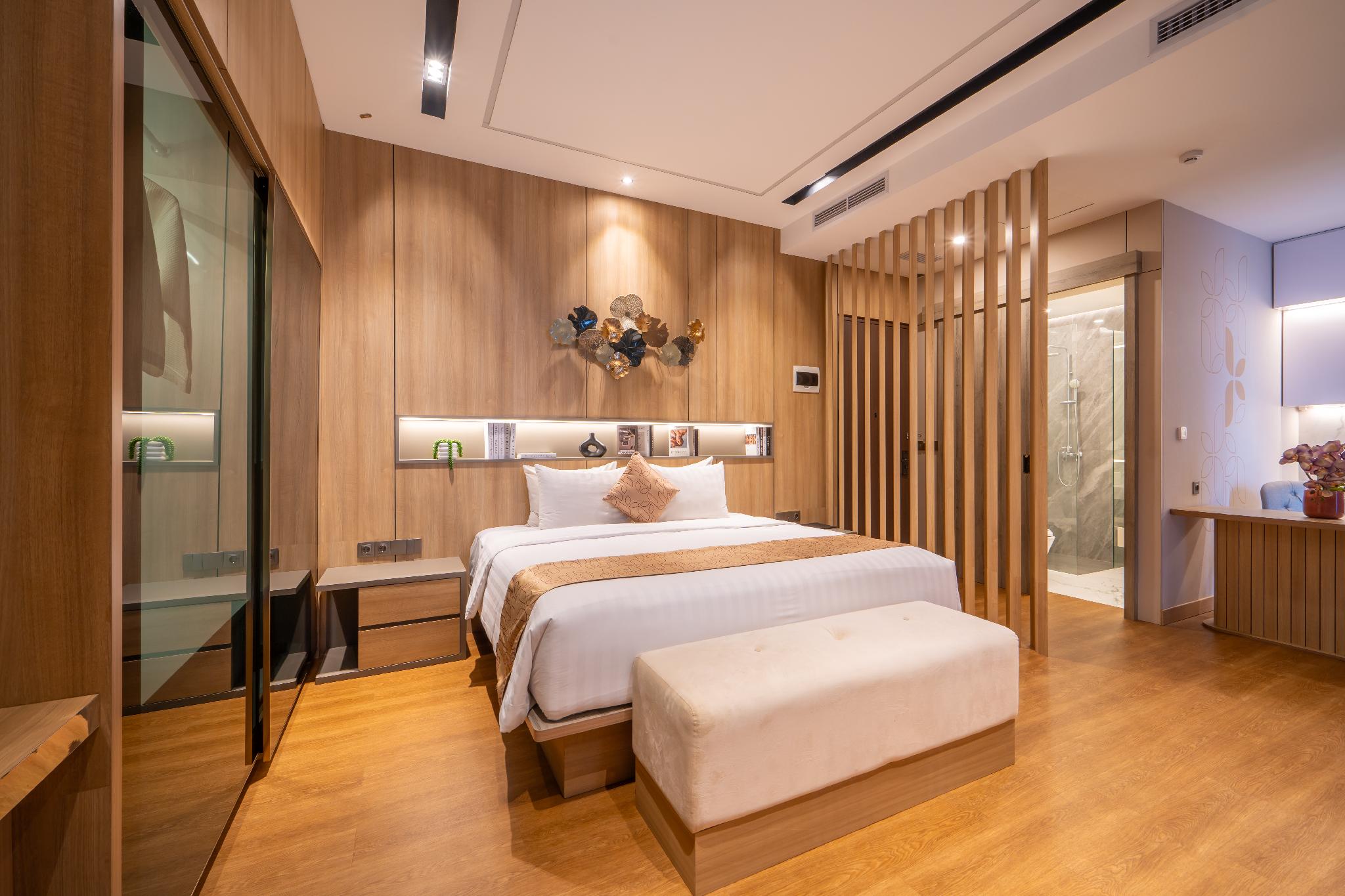 Executive, Suite